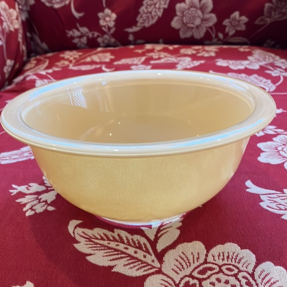 Pyrex Corning Clear Bottom 1 Quart Pastel Beige Mixing Bowl - Picture 5 of 6
